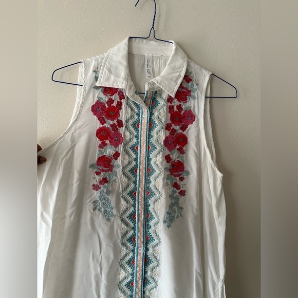 Garden Girl Embroidered Floral Red Blue Green Button Down Sleeveless White Top M - Picture 4 of 11